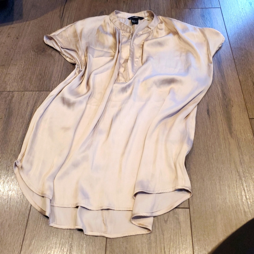 Satin H&M sleeveless blouse